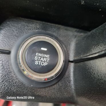 VAZ (LADA): LADA Niva 4x4, ağ rəng, 3 qapılı kuzov. Xüsusiyyətlər: - Tam — 27