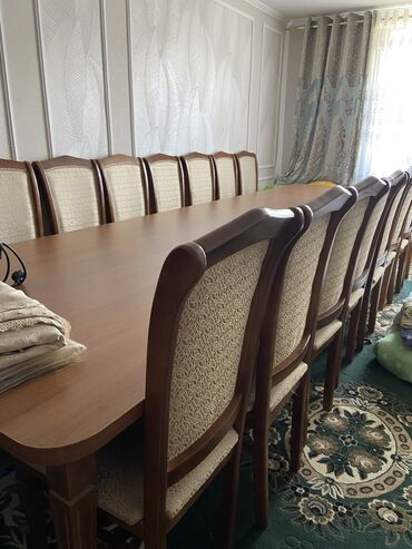 мягкая мебел: Комплект стол и стулья Для зала, Новый