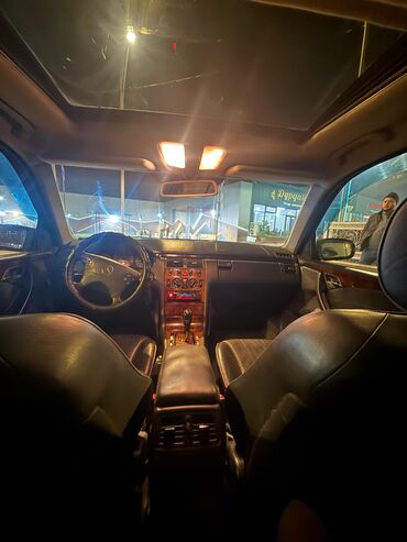 Mercedes-Benz: Mercedes-Benz E-Class: 2001 г., 3.2 л, Автомат, Бензин, Седан — 5