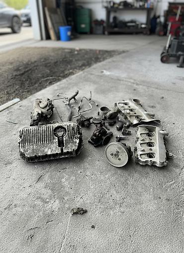 Другие детали для мотора: Запчасти от Ауди А6 С6 3.2 Клапанная крышка 3000 сом Насос масленный — 1