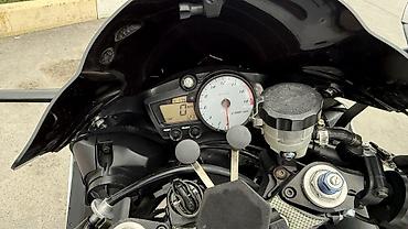 ямаха 600: Спортбайк Yamaha YZF-R6 (600 кубов) в фирменной белой раскраске с — 3