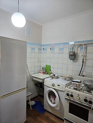 продаю квартиру киркомстром: 3 комнаты, 58 м², Ошский рынок / базар 104 серия, 2 этаж, Требуется ремонт — 3