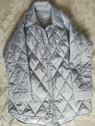 plate bershka: Женская стёганая куртка лёгкая на весну осень размер оверсайз подходит