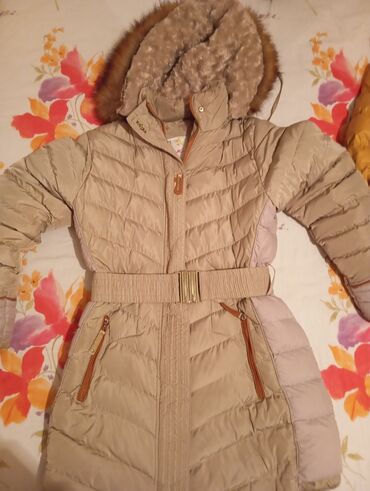 Zimske jakne: Zimske ženske jakne – 4 modela 4 JAKNE ZA 5000 1) Maslinasto zelena — 4