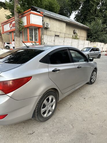 100минге афтомат машне алам: Hyundai Solaris: 2011 г., 0.6 л, Механика, Бензин, Седан