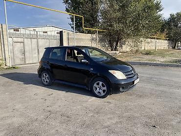 Toyota Ist: 2002 г., 1.3 л, Автомат, Бензин, Хэтчбэк