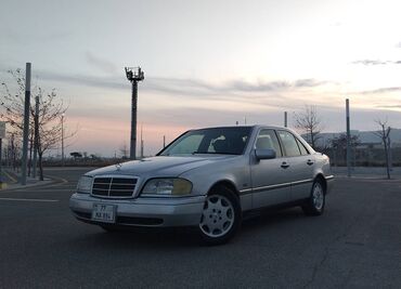 c 280: Mercedes-Benz 280: 2.8 l | 1996 il Sedan