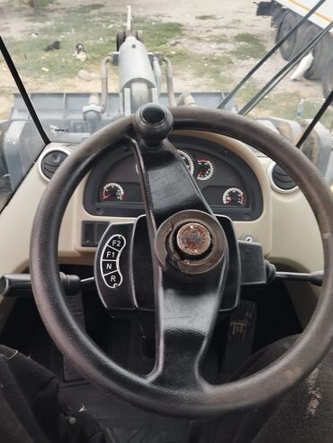 Погрузчики: Погрузчик, XCMG, 2016 г., Колесный, Фронтальный — 6