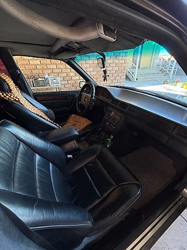 шторка на 124: Mercedes-Benz W124: 1992 г., 2.5 л, Механика, Дизель, Универсал — 7