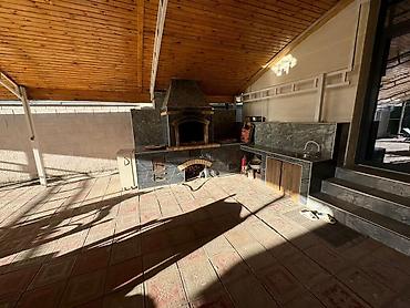 Продажа коттеджей и домов: Продается шикарный дом в ж/м Киргизия-1! (500 метров от проспекта — 2