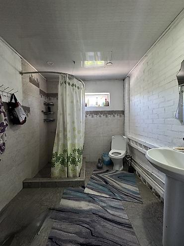 Продажа коттеджей и домов: ✨Продаётся дом в с. Сокулук✨ 🏡Характеристики: • Участок - 15 соток • — 14