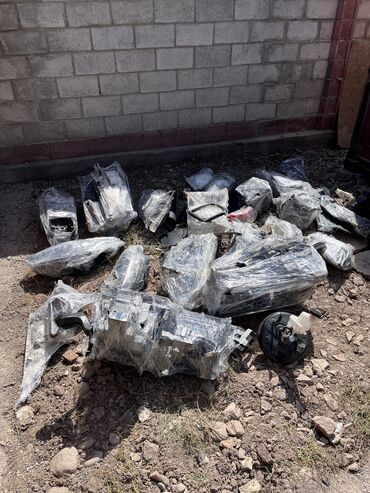 Другие детали кузова: 🚗 Контейнер из Кореи прибыл! 🔹 В наличии все запчасти для: 	•	Kia K5 — 14