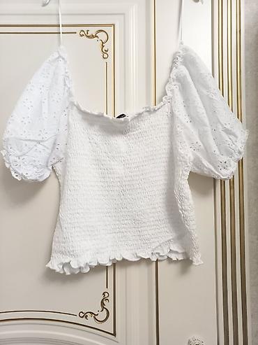 ağ sarocka: Hər biri 10 azn. ilk ikisi s-m razmer. saroçkalar oversize modeldir — 2