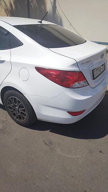 hunday accent 2012: Hyundai Accent: 1.6 l | 2014 il Sedan — 3