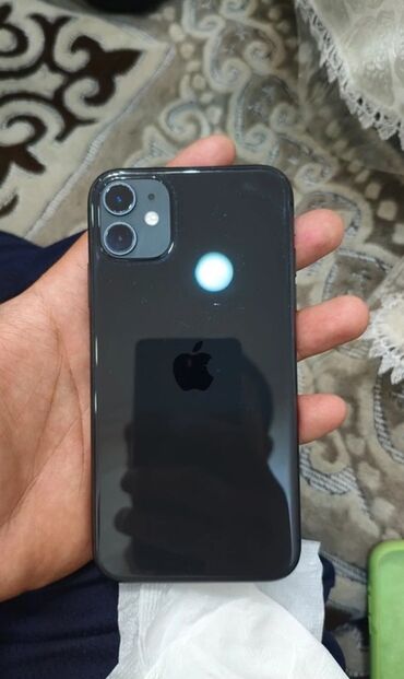 мобильные телефоны в оше: IPhone 11, Колдонулган, 128 ГБ, Кара, Заряддоочу түзүлүш, Коргоочу айнек, Каптама, 83 %