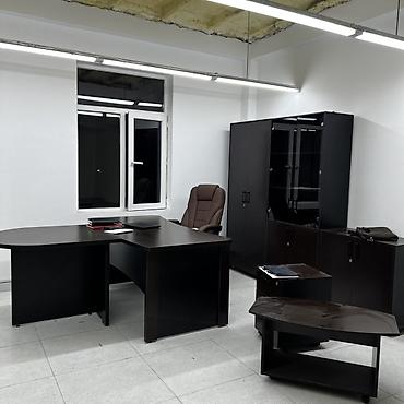 study table: Предлагается комплект офисной мебели, выполненный в темно-коричневом — 6