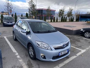 Toyota: Toyota Auris: | 2011 year Hatchback