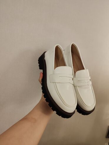 Digər: Təzə alınıb kiçik olduğu üçün geyinilməyib 37razmerdir 20manata lalafo.az -da Digər: Təzə alınıb kiçik olduğu üçün geyinilməyib 37razmerdir 20manata