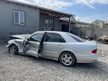 Mercedes-Benz E-Class: 2001 г., 3.2 л, Автомат, Бензин, Седан
