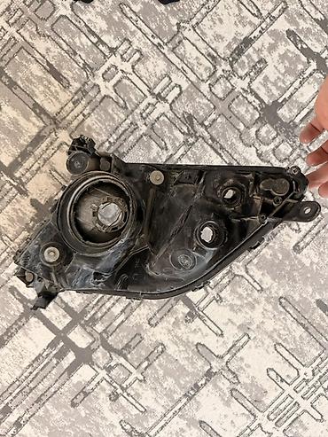 çex fara 07: Toyota prius 20kuza farası qırığı çatı yoxdur real alıcıya endirim — 2