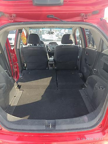 Продажа авто: Honda Fit: 2009 г., 1.3 л, Робот, Бензин, Хэтчбэк — 4