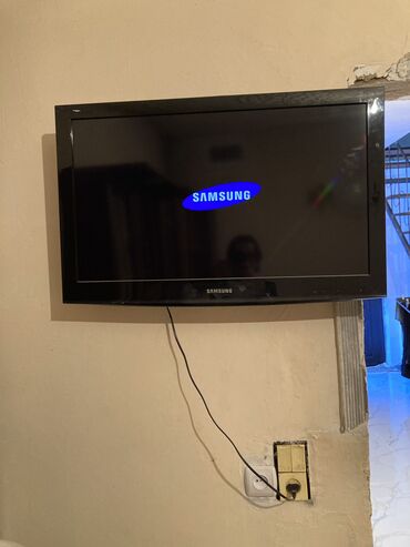 Televizorlar: İşlənmiş Televizor Samsung 82" Ünvandan götürmə