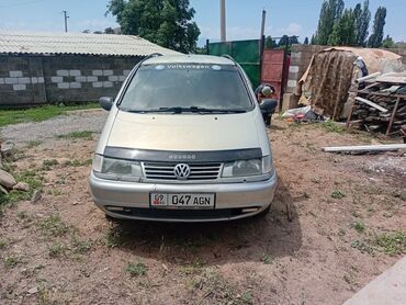 срочно продам авто в связи с переездом: Volkswagen Sharan: 1997 г., 2 л, Механика, Бензин, Минивэн