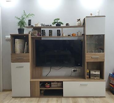 stilsko: Dimenzije su 200x180x35cm (Š/V/D) — 1