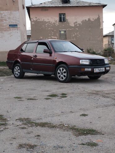балыкчы овто: Volkswagen Vento: 1982 г., 1.8 л, Механика, Бензин, Седан