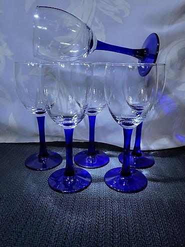 Čaše: Case nove,vintaz za vino,holandske. Case nove,sve na njima odsjaj od — 1