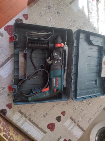 Maye divar kağızları: Bosch GBH 2-26 DFR perforator dəsti Məhsulun tərkibi: - Bosch GBH