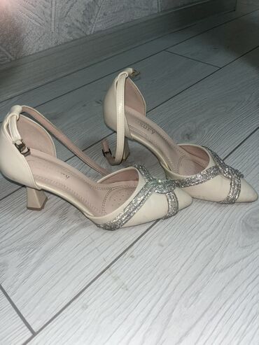 обувь ортопед: Туфли-лодочки на невысоком каблуке - Цвет: молочный/кремовый - Форма