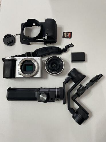 фотоаппарат sony nex 3: Продаю весь комплект. Брал для съёмки влогов. Фотоаппарат Sony a6400