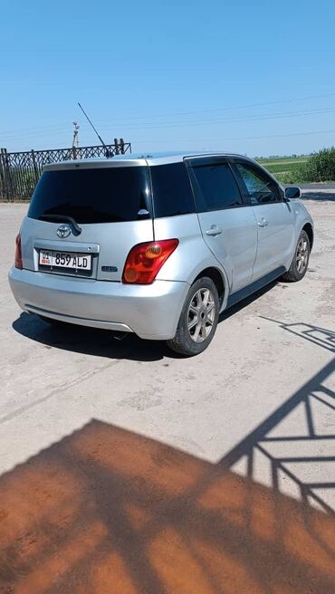 всё для салона: Toyota ist: 2003 г., 1.3 л, Автомат, Бензин, Хэтчбэк