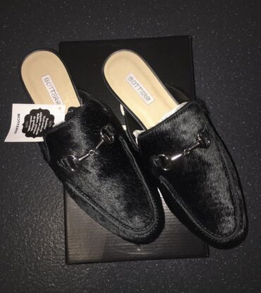 обувь зима: Bottero черные кожаные мюли
Новые
Размер: 41
Цена окончательная