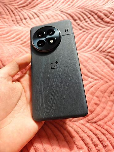 OnePlus: OnePlus 13, Б/у, 256 ГБ, цвет - Черный, 2 SIM — 2