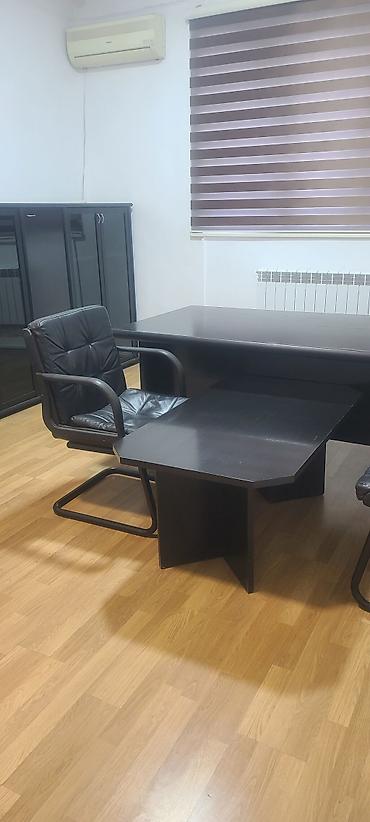 Ofis mebel dəsti Tərkibi: - Direktor masası – geniş iş səthi, qapalı