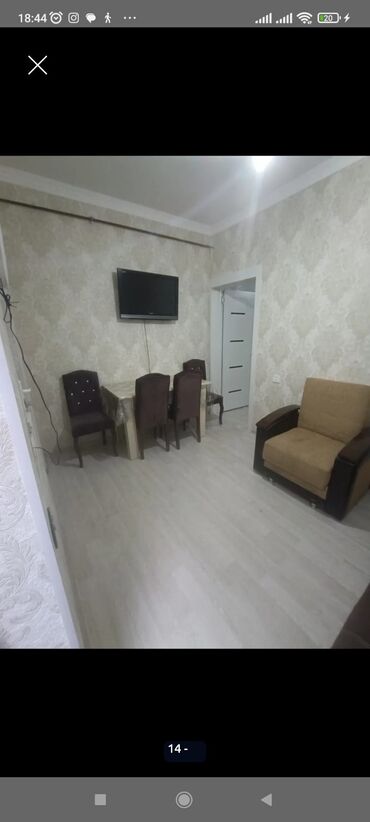 Uzunmüddətli kirayə mənzillər: Xırdalanda 2 otaqlı həyət evi kirayə verilir.50kvm . Kirayə möhtəşəm — 11