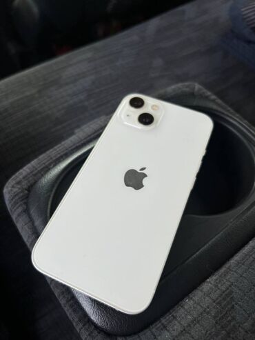 Apple iPhone: IPhone 13, Б/у, 128 ГБ, Белый, Защитное стекло, Чехол, 84 %