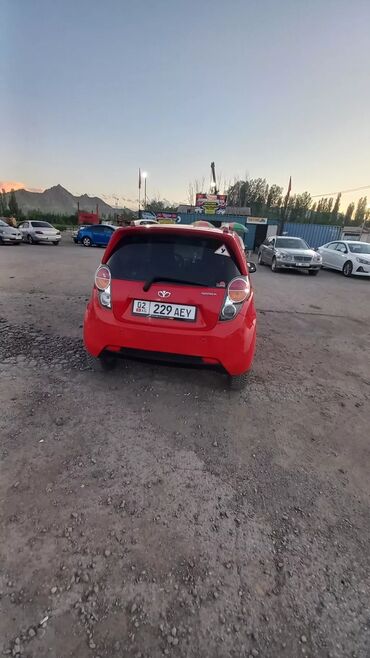 наклейка на авто: Chevrolet Spark: 2010 г., 1 л, Автомат, Бензин, Хэтчбэк