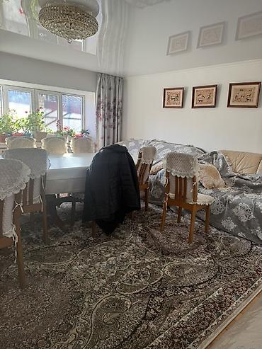 Продажа коттеджей и домов: Продается жилой дом с большим участком и бассейном. Характеристики: - — 10