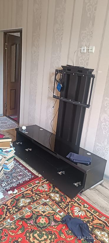 тв подставки: Тумба и подставка для телевизора, Б/у, Напольная, цвет - Черный — 2