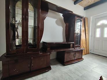 Stilske vitrine: Drvena dnevna soba – vitrina i TV komoda u kompletu - Materijal — 19