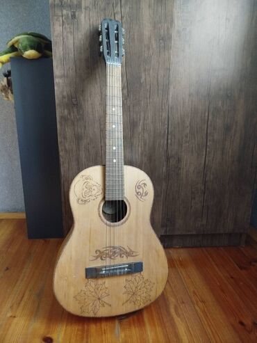 tornado gitara: Klassik gitara, Akai, İşlənmiş, Ünvandan götürmə