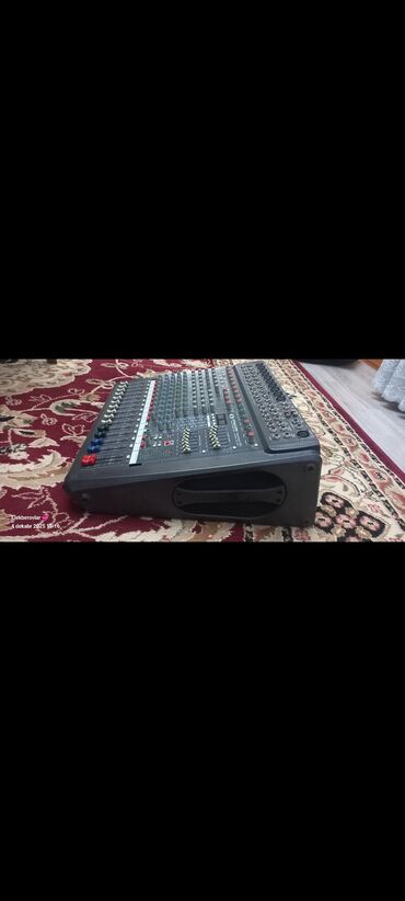 Dinamiklər və kolonkalar: Salam dest aparat 2. 4. 6 kalonka ilədə satılır usta görmeyib — 14