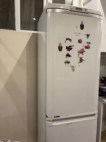 Soyuducular: İşlənmiş 2 qapılı Hotpoint Ariston Soyuducu Satılır, rəng - Ağ — 1