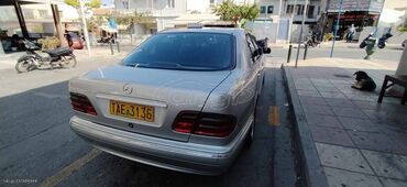 Οχήματα: Mercedes-Benz E 220: |