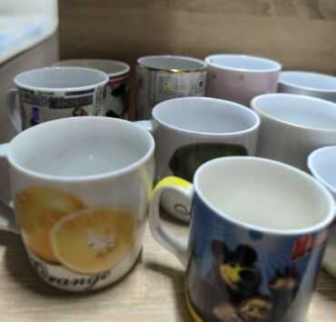 Стаканы: Набор разномастных кружек, 16 штук. За все 600 сом — 6