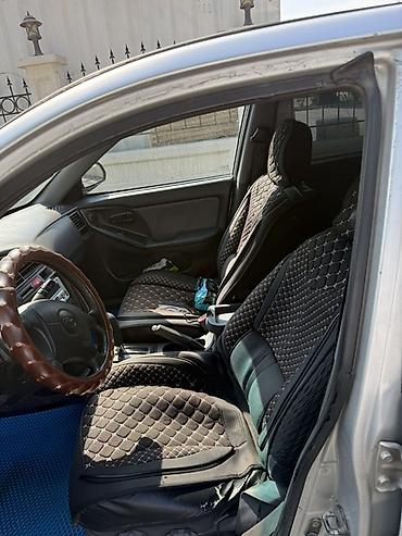 2001: Hyundai Elantra: 2001 г., Седан — 6