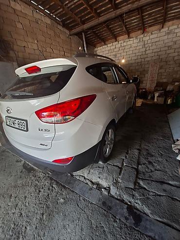 hyundai ıx35: Hyundai ix35, ağ rəng, 4WD (tam ötürücülü) krossover. Xüsusiyyətlər — 10